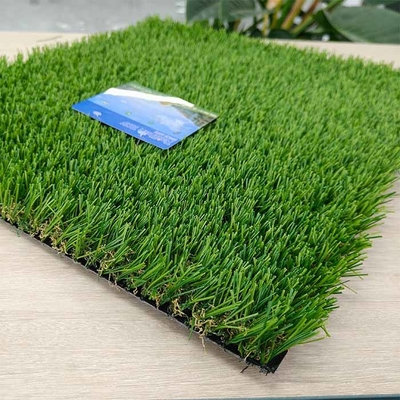 Mehrfarbiges nicht füllendes synthetisches Gras 30 mm Umweltschutz Einfache Installation Leichte Wartung