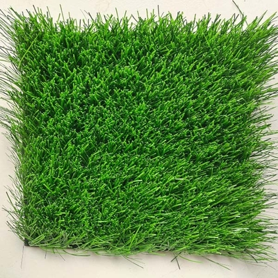 60 mm Pfahlhöhe Grünes künstliches Gras für Outdoor-Sportarten mit hoher UV-Widerstandsfähigkeit und geringer Wartung
