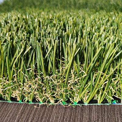 Grüner SBR Latex Rücken 53mm Künstliches Gras mit der Mischung von vier Farben für Freizeit und Dekoration verwendet