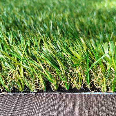 7700 Dtex PP/PE Material Kunstgrünes Gras mit 180 Stichgeschwindigkeit pro Meter und 3/8 Zoll Abmessung