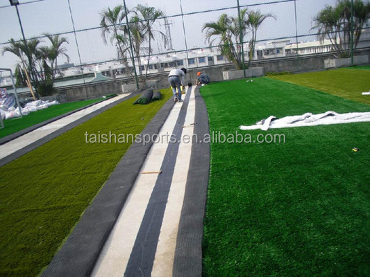 50mm Kunstgrün Sportgras PE Material 16000 Dtex Sport Astro Rasen Für Fußball Fußballplatz