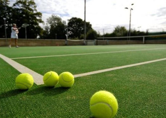 19 mm Pfahlhöhe UV-beständiges künstliches Gras für Sportplätze mit Nichtfüllinstallation