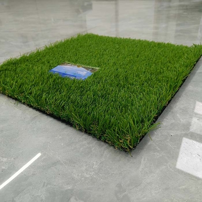 Verwenden Sie 35mm Landschafts-Künstliches Grün Gras, um Ihre Freizeitbereiche und Familiengarten zu verändern