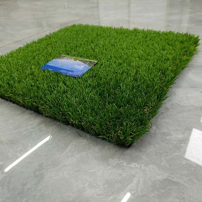 40 mm Grüner Landschaftsgarten mit hoher Dichte künstlicher Astroturf für Landschaftsgärten Freizeitmöglichkeiten