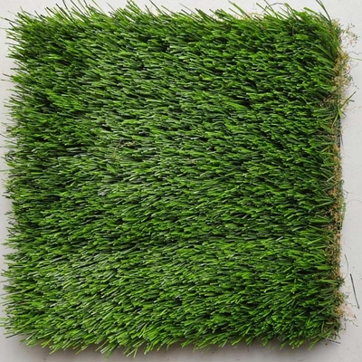 Hohe Leistungsfähigkeit, hohe UV-Widerstandsfähigkeit und einfache Installation Landschafts-Künstliches Gras mit Perforationsdrainage