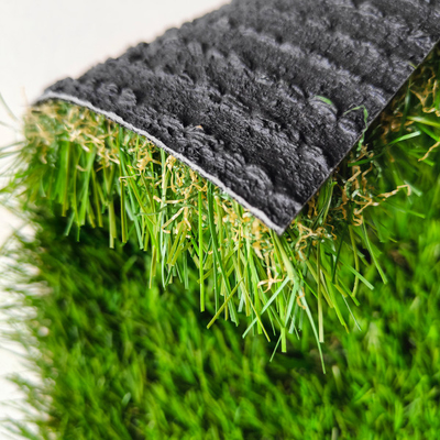 Kunstgras mit hoher Dichte, umweltfreundlich, nicht füllbar, 40 mm mit hohem Dtex, gebogenes Gras für Sportstätten