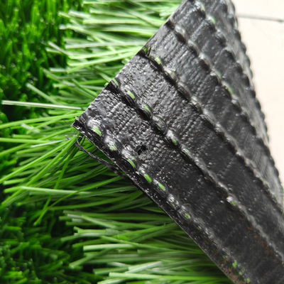 60 mm Pfahlhöhe Grünes künstliches Gras für Outdoor-Sportarten mit hoher UV-Widerstandsfähigkeit und geringer Wartung