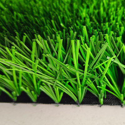 60 mm Pfahlhöhe Grünes künstliches Gras für Outdoor-Sportarten mit hoher UV-Widerstandsfähigkeit und geringer Wartung