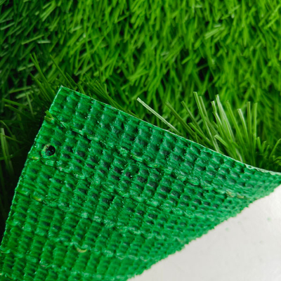 50 mm Pfahlhöhe Grünes künstliches Gras mit hoher Dichte und ausgezeichneter Textur Für Sport und Wettkampffelder