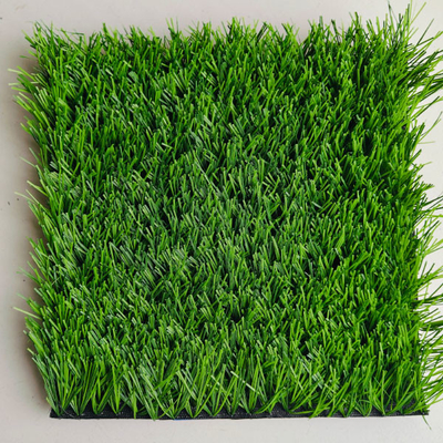 60 mm Kunstfußballgras Einfache Installation PE-Material Astro-Gras für Fußballfeld und Outdoor-Aktivitäten