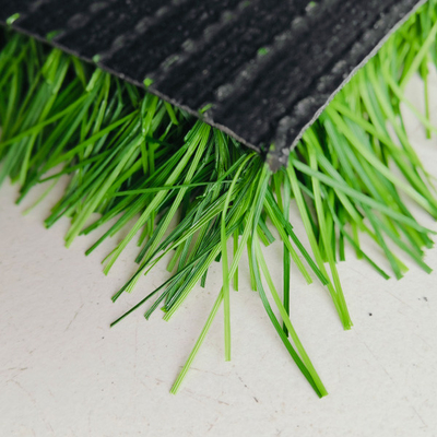 Feuerdicht Mehrzweck-Kunstgrünes Fake Grass 12000 Dtex 8820 Dichte für Sportplätze im Freien verwendet