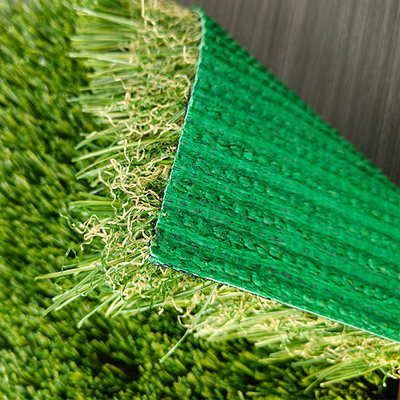 Grüner SBR Latex Rücken 53mm Künstliches Gras mit der Mischung von vier Farben für Freizeit und Dekoration verwendet