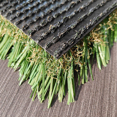 40 mm 14600 Dtex Landschaftsgestaltung Falsch künstlicher grüner Rasen mit Perforations-Drainage-Löchern und PU-Klebstoff