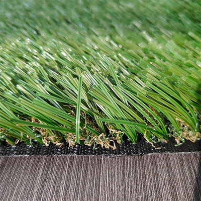 40 mm 14600 Dtex Landschaftsgestaltung Falsch künstlicher grüner Rasen mit Perforations-Drainage-Löchern und PU-Klebstoff