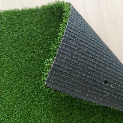 Hochdichter Golf-Kunstrasen mit 18 mm Florhöhe und Verschleißfestigkeit für professionelle Golfplätze