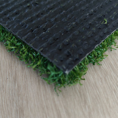 15mm Golf-Künstlicher Rasen hohe Leistung mit hoher UV-Widerstandsfähigkeit, flache Oberfläche und weiches Gefühl