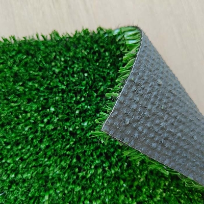 12 mm grüner künstlicher Tennisrasen Multifunktionales künstliches Gras mit UV-Widerstand und ausgezeichneter Wasserdurchlässigkeit