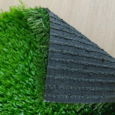 30mm grüner synthetischer Sportrasen bietet unvergleichliche Spielbarkeit und Komfort für Kunden