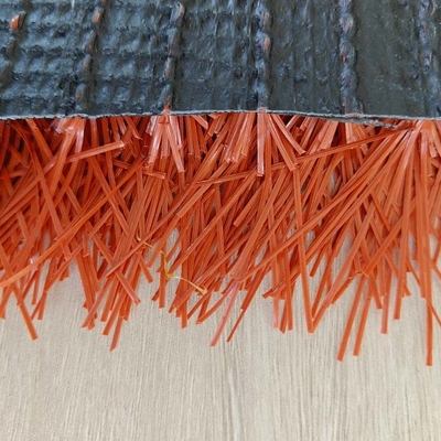 50 mm Höhe 8000 Dtex Anpassungsfähiger Kunstrasen mit geringer Wartung für verschiedene Sportarten