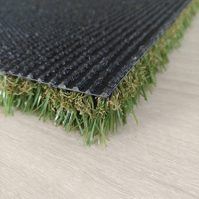 PU-Klebstoff 28mm 13800 Dtex Landschaft Kunstgras Doppel-PP-Back Balkone Hinterhöfe Dekorationen UV-Resistenz Niedrige Wartung