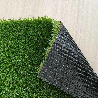 PU-Klebstoff 28mm 13800 Dtex Landschaft Kunstgras Doppel-PP-Back Balkone Hinterhöfe Dekorationen UV-Resistenz Niedrige Wartung
