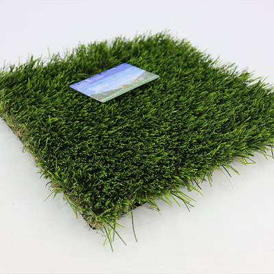 10 mm-50 mm Landschaftsgestaltung Teppichgras Zertifiziertes synthetisches Rasen Qualität künstliches Gras für den Garten