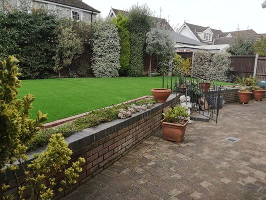 40 mm Pfahlhöhe künstliches Gras mit realistischem Aussehen und geringer Wartung für Gärten und Landschaftsgestaltung