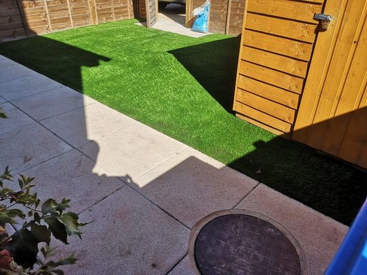 40 mm Pfahlhöhe künstliches Gras mit realistischem Aussehen und geringer Wartung für Gärten und Landschaftsgestaltung