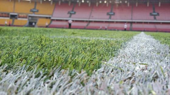 30mm Kunstrasen ohne Füllung für Fußballfelder mit hoher Wasserdurchlässigkeit für Großhändler und lokale Agenten