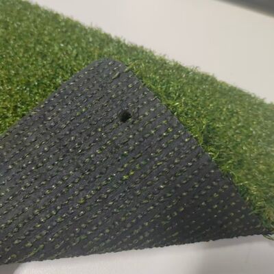 13mm Golf Kunstgras mit hoher Durchlässigkeit Dichte Verteilung Verpackung mit grünem PE-Material