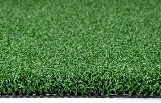 Hochdichter Golf-Kunstrasen mit 18 mm Florhöhe und Verschleißfestigkeit für professionelle Golfplätze