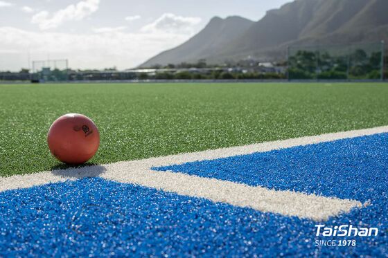 FIH-zertifiziertes Hockey-Künstliches Rasen mit 17 mm Pfahlhöhe Wasserspray ohne Schwermetalle für ein gleichbleibendes Spiel
