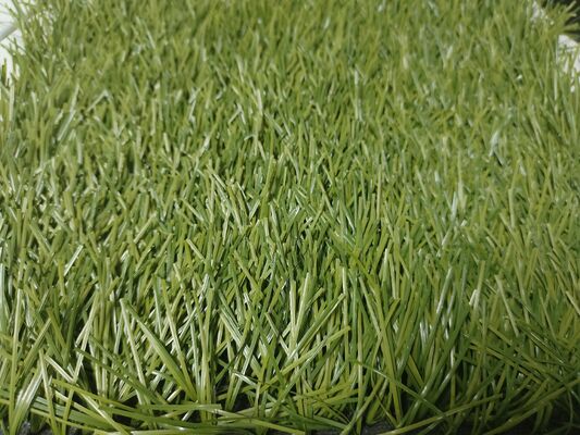 55mm Stapelhöhe 8000 Dtex 220 Stiche pro Meter Hohe Dichte Fußball künstlicher Rasen für Stadien und Trainingsplätze